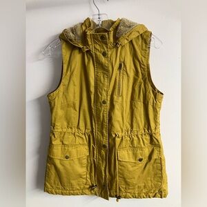 Love Tree Women’s Utility Hooded Vest, Small, Faux Fur, Mustard Yellow